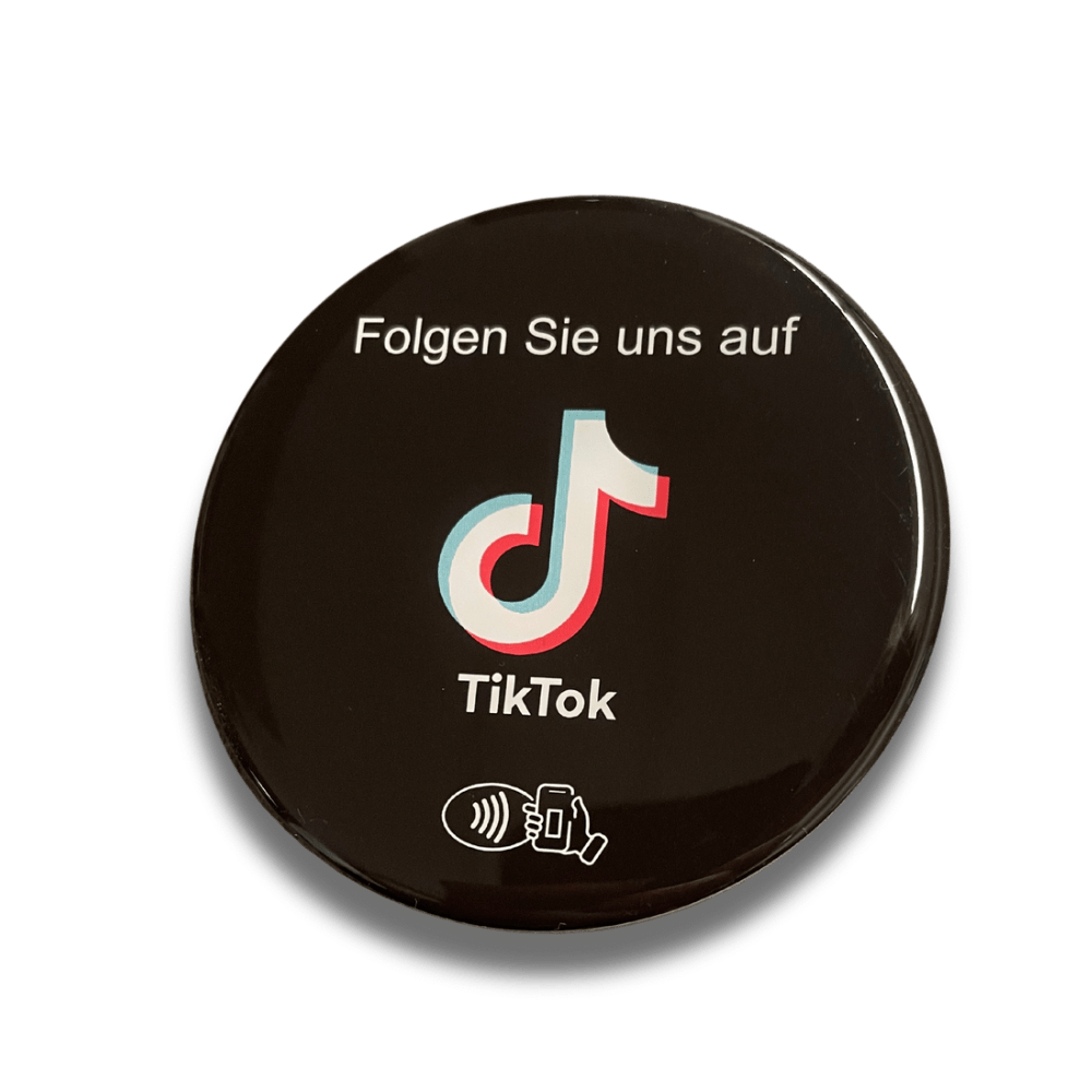 TikTok Aufkleber mit NFC Funktion. Smartphone antippen und direkt auf deiner TikTok-Seite landen.