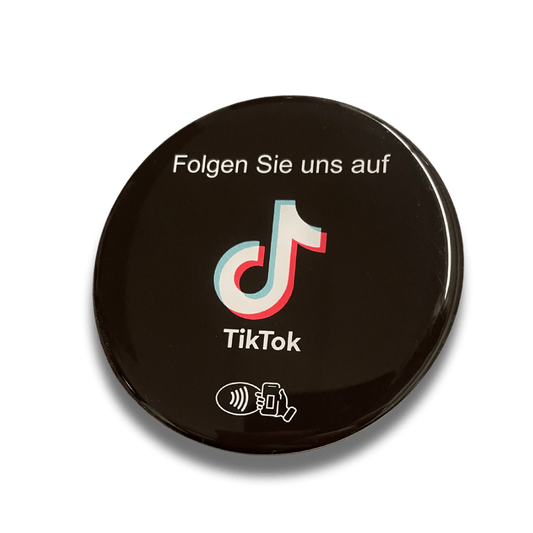 TikTok Aufkleber mit NFC Funktion. Smartphone antippen und direkt auf deiner TikTok-Seite landen.